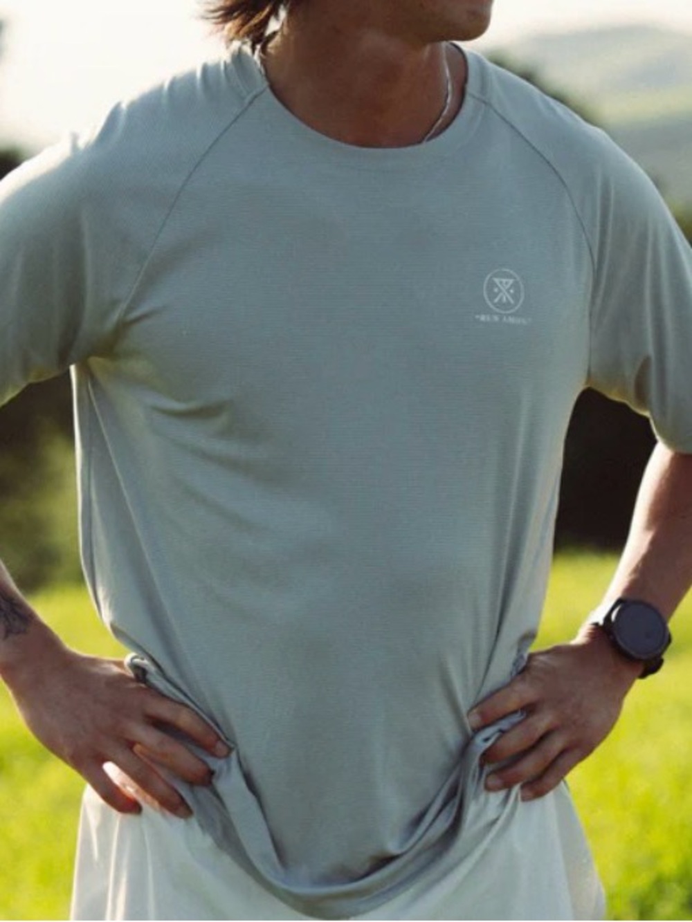 Roark Men's Gray Alta Elite Trail Short Sleeve Tee UPF 50 Sz XL Retail $85